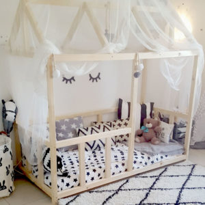 Chambre avec lit cabane montessori