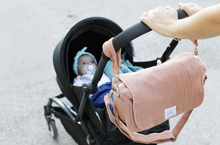 Les indispensables à mettre dans votre sac à langer !