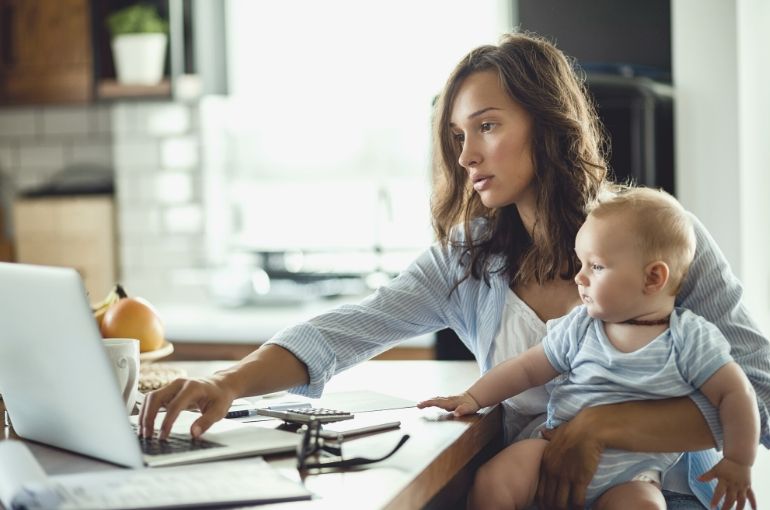 Quels sont les dangers des appels en visio pour un bébé